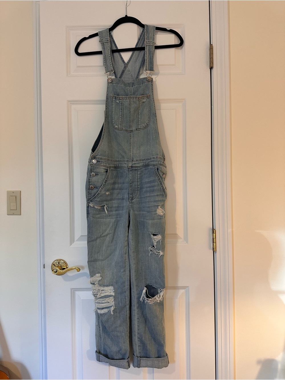 American Eagle Outfitters Light Blue Denim Overalls